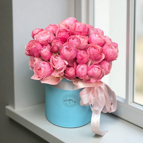 Піоновидні троянди в коробці – доставка квітів у Київ