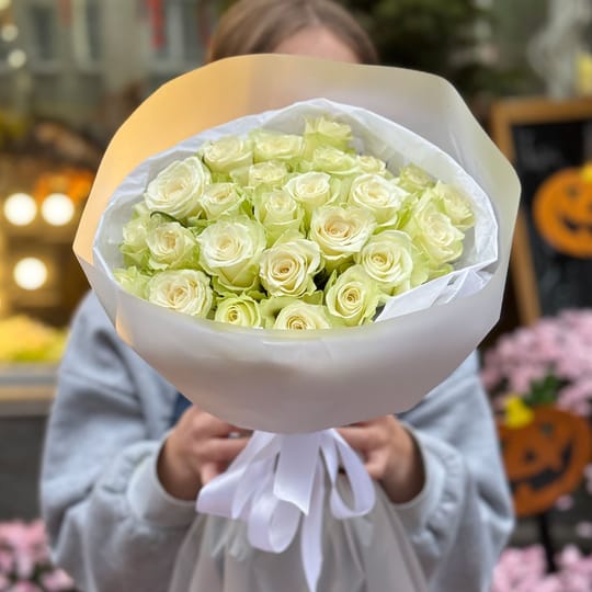 25 білих троянд Кенія – доставка квітів у Київ